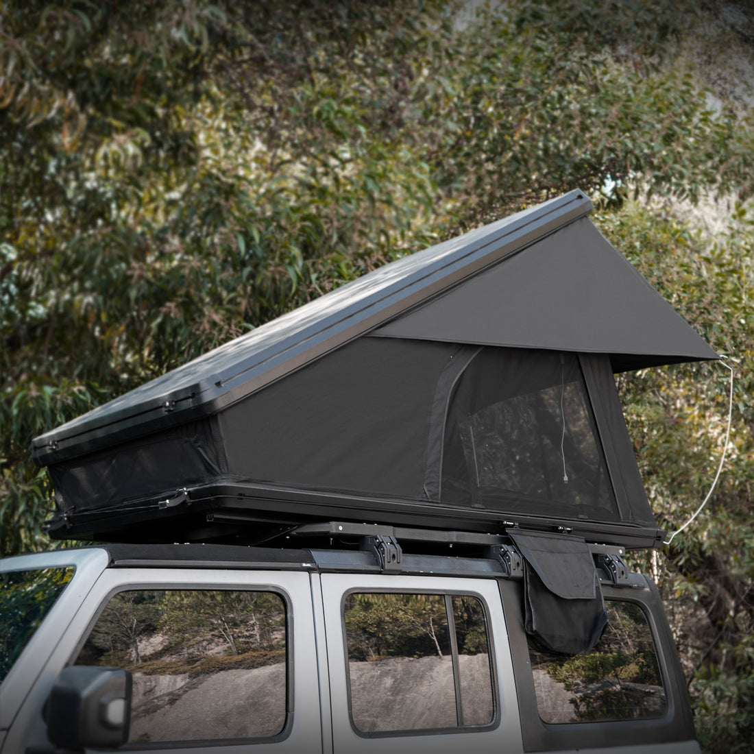 Roof Top Tent Hardshell Rooftop Tent For Van SUV Truck Car Overland Tent Camping For 2-3 Person With Ladder
