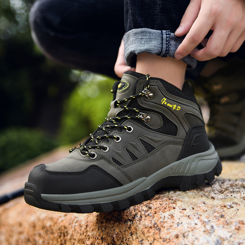Outdoor climbing shoes